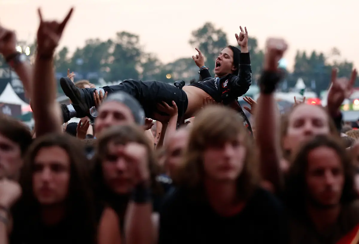 DI10301-20120802-jpg7049472612414787445