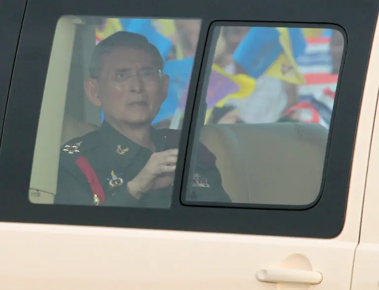 Bhumibol-Autoscheibe