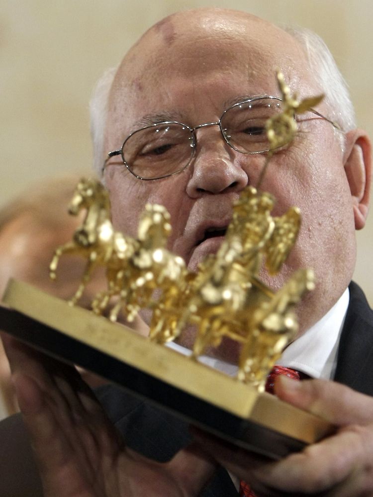 Der ehemalige sowjetische Staatschef Michael Gorbatschow erhielt 2009 die "Quadriga".
