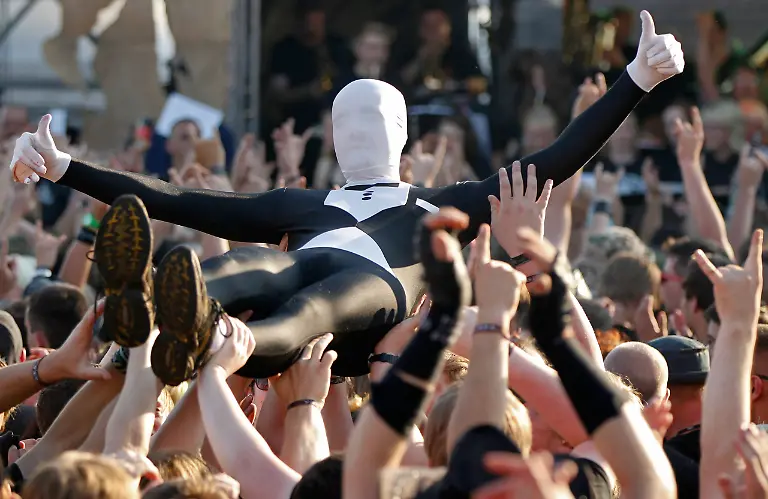 DI30569-20120801-jpg3623258744112718482