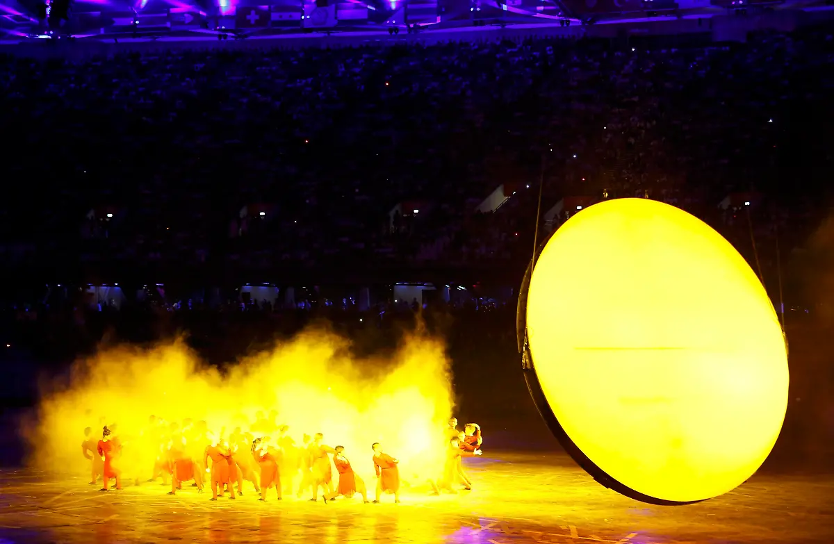 2012-07-27T234909Z-01-OLYAA94-RTRMDNP-3-OLY-OPEN-CEREMONY-DAY0-ACT1-JPG7993539081323979353