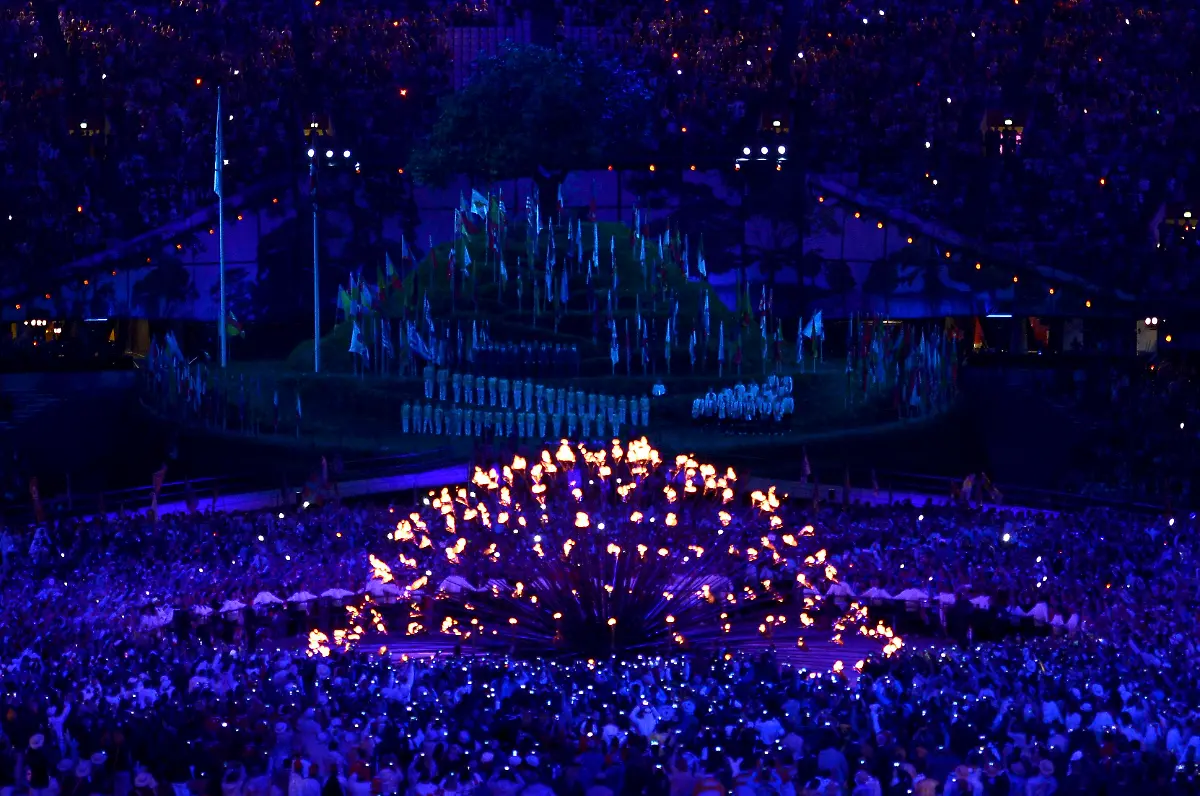 2012-07-27T234106Z-01-OLYJK44-RTRMDNP-3-OLY-OPEN-CEREMONY-DAY0-ACT3-JPG3479448941289900409