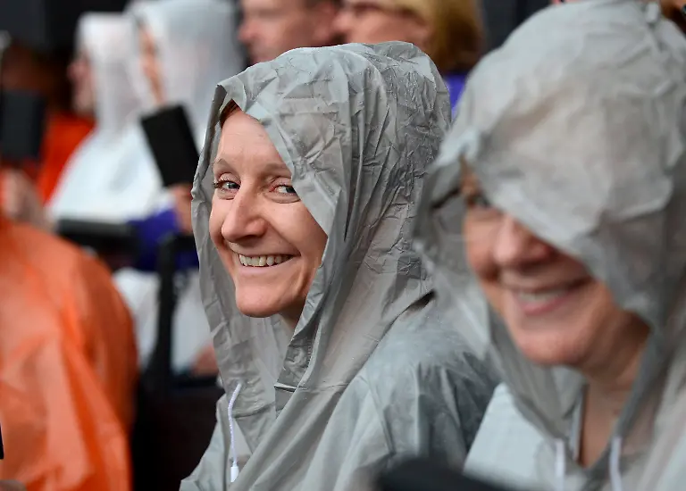 365x4940-jpg8023045373443694797