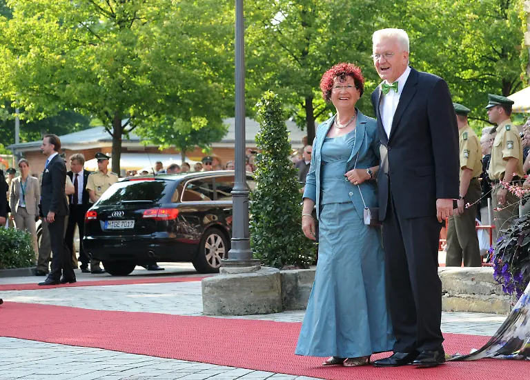 364j1751-jpg3197802457968164074