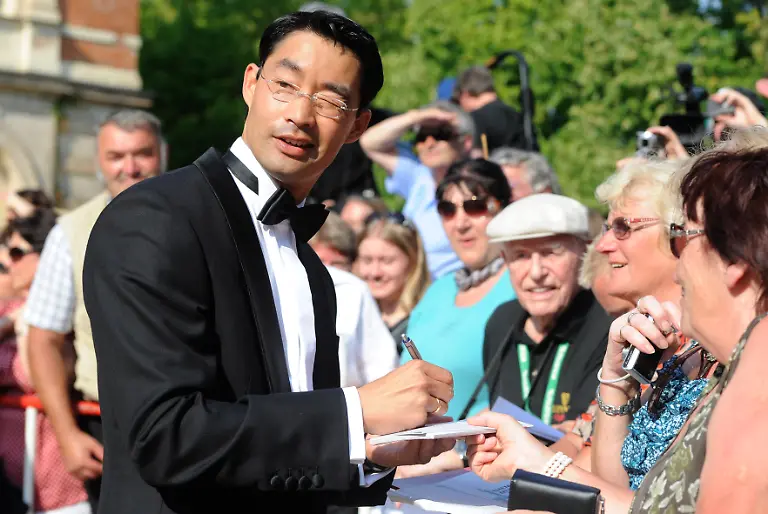 DI10353-20120725-jpg8979281643013743679