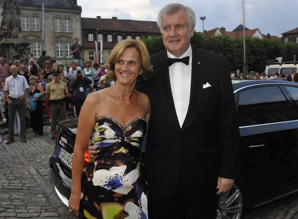 DI10407-20120725-jpg7305030797765230993