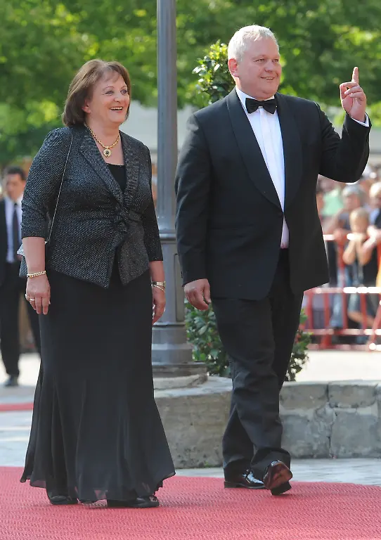 DI10378-20120725-jpg7528112732455498005