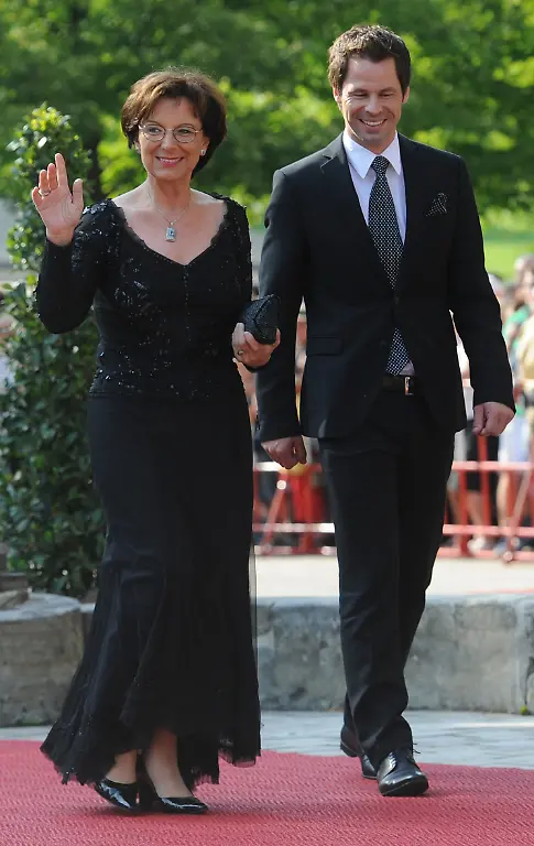 DI10039-20120726-jpg4474038858280666971