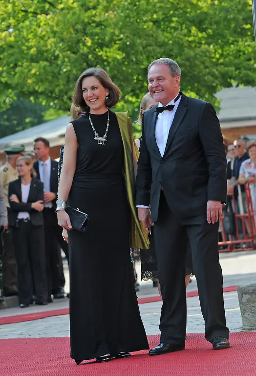 364l5918-jpg332811888448102135