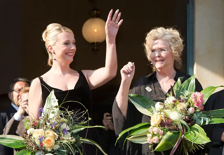 DI10325-20120725-jpg2468682000962482490