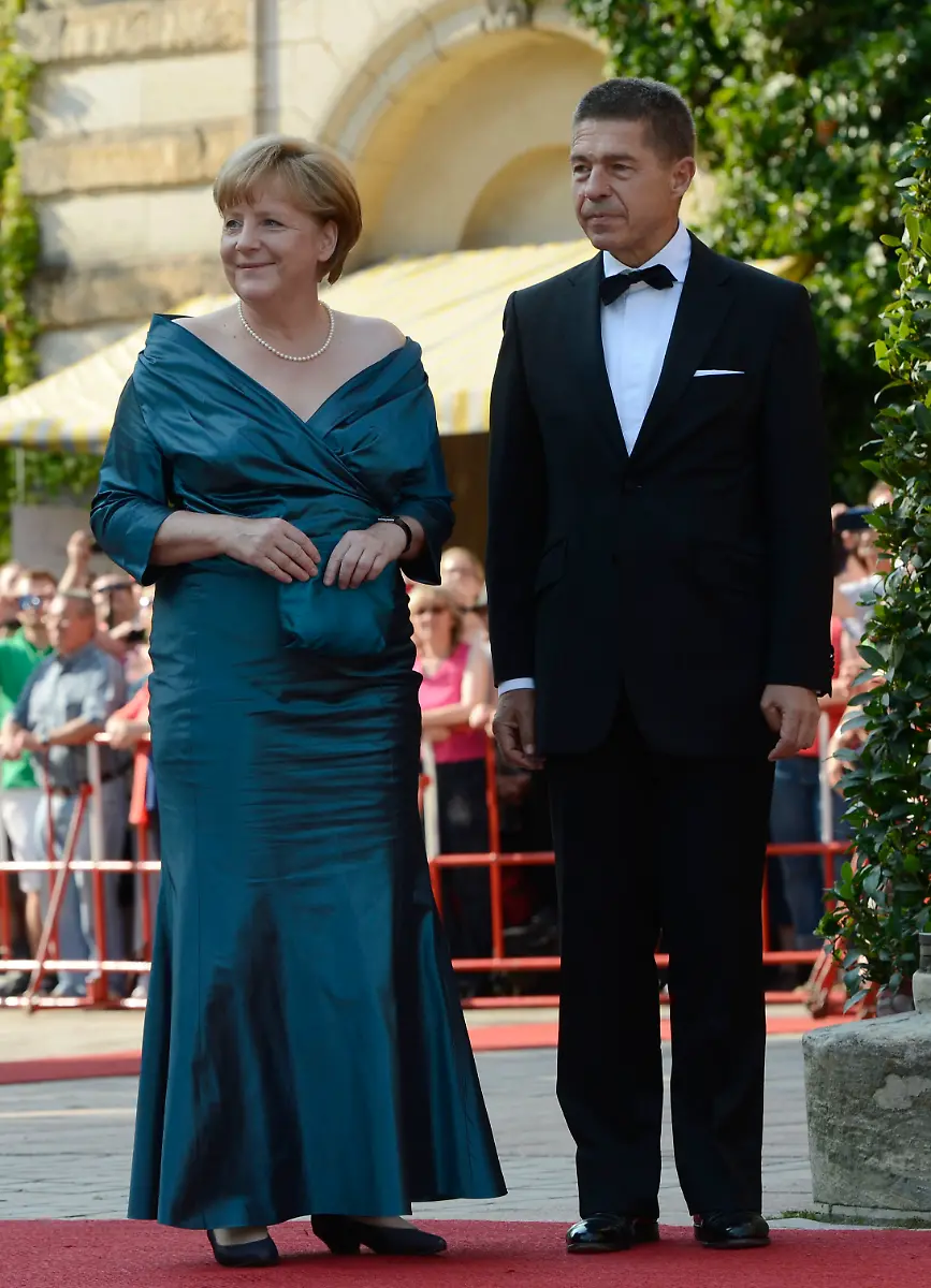 DI10319-20120725-jpg8690340293238714514