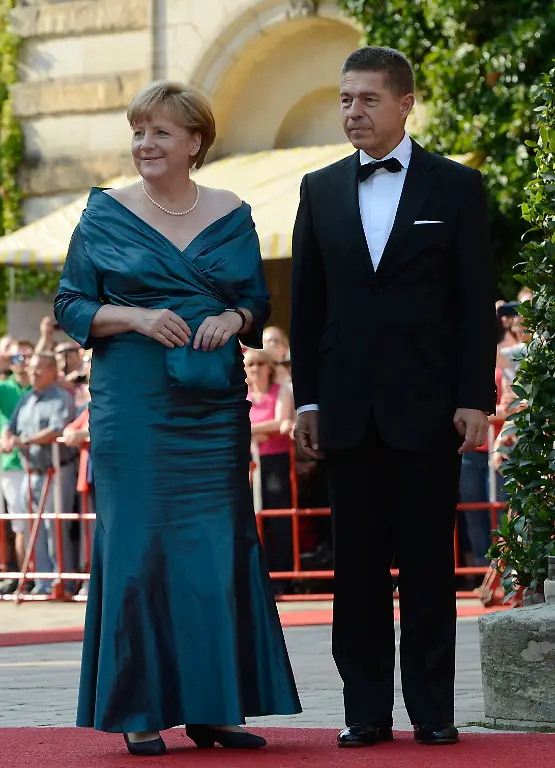 DI10319-20120725-jpg8690340293238714514