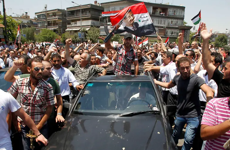 2012-07-20T150059Z-01-SYR21-RTRMDNP-3-SYRIA-CRISIS-JPG4279285482820284640