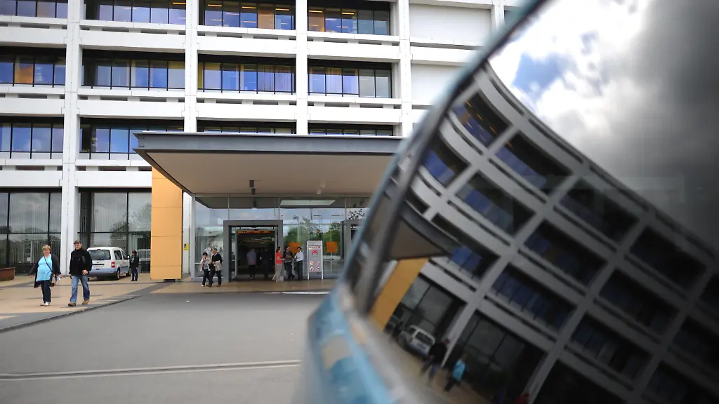 36112023-jpg9038853172012095036