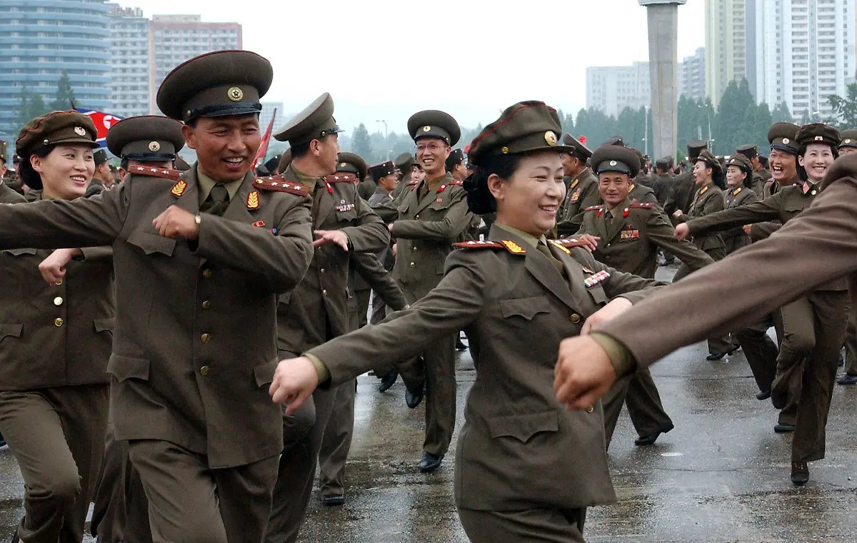 2012-07-18T142301Z-01-PYO02-RTRMDNP-3-KOREA-NORTH-REPORT-JPG2926405940232636591