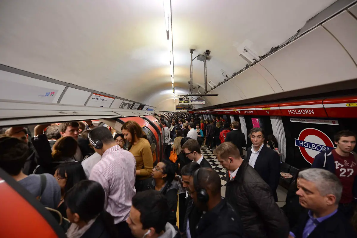 2012-07-18T131753Z-01-SIN203-RTRMDNP-3-OLY-ADV9-JPG793288869718293155