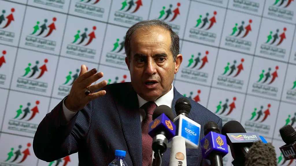 2012-07-12T203224Z-01-ZOH109-RTRMDNP-3-LIBYA-ELECTIONS-JIBRIL-JPG5637162087987553310