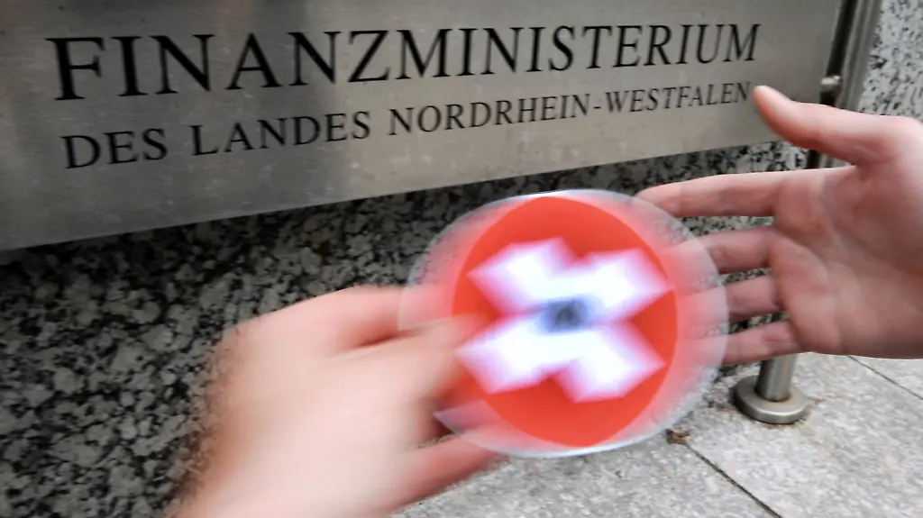 35xp0509-jpg3401632142005135875