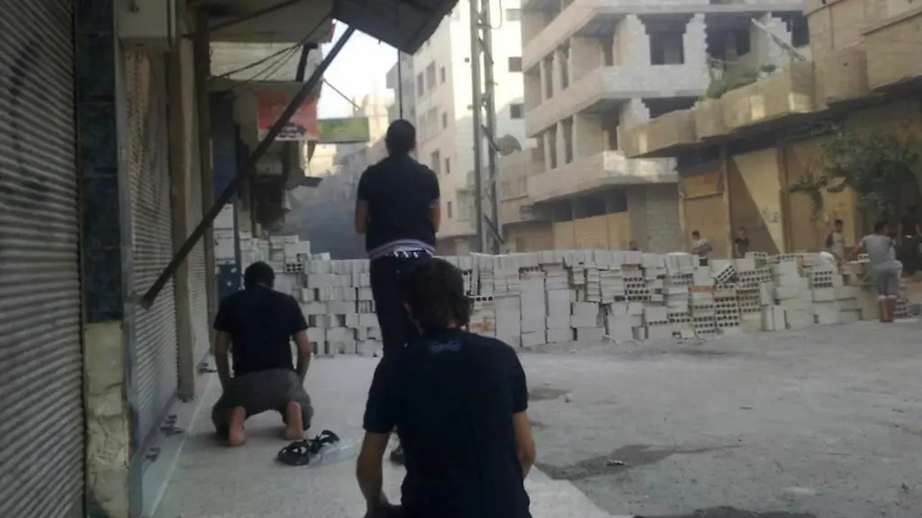 2012-07-16T071708Z-01-AMM05-RTRMDNP-3-SYRIA-CRISIS-JPG5434071702872298637