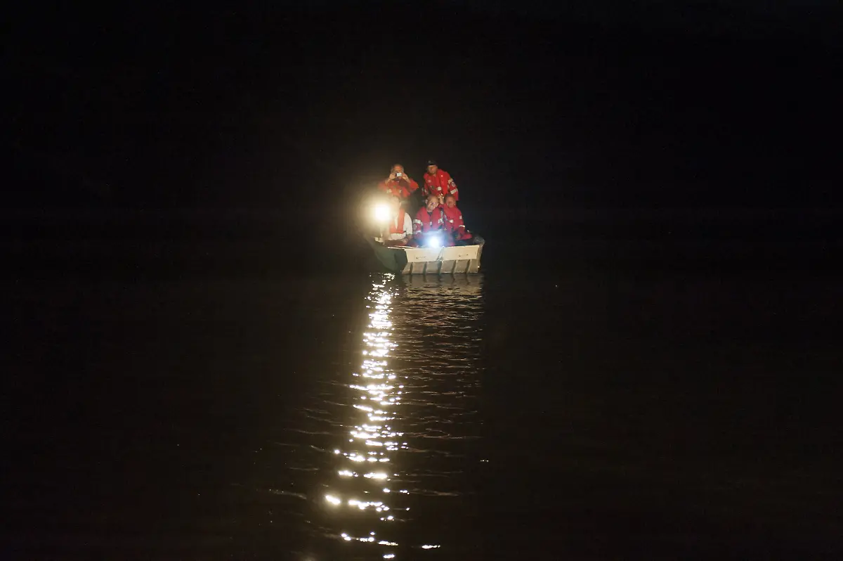 35uw2206-jpg6030166384402385183