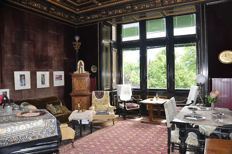 35vp2716-jpg5949270415604162464