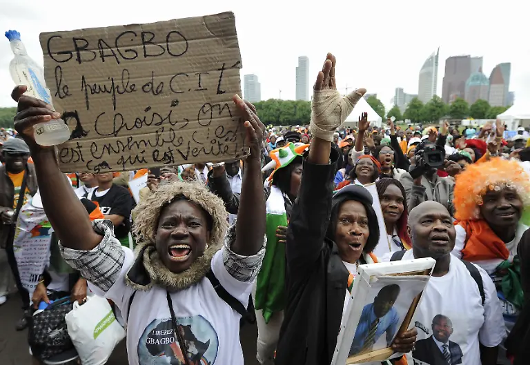 25a-Anhaenger-in-Den-Haag