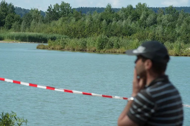 35to4049-jpg3109827654688825829