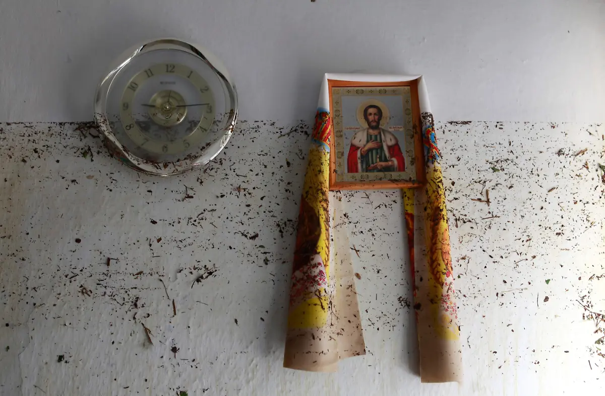 2012-07-08T073120Z-01-KRY11-RTRMDNP-3-RUSSIA-FLOODS-JPG1690554056872965039