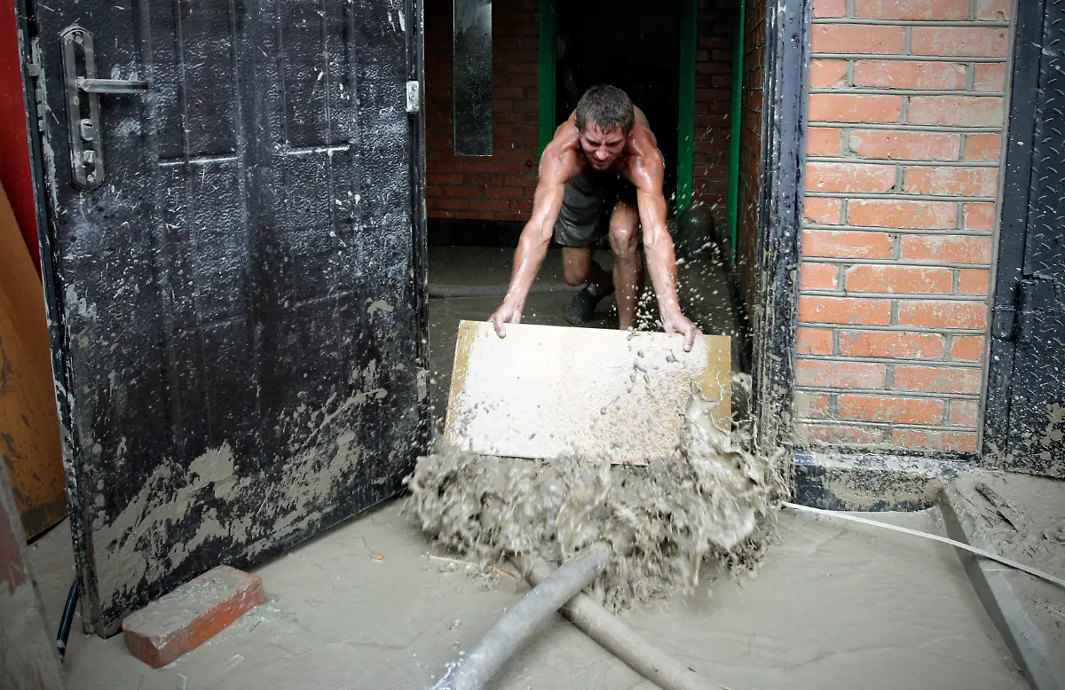 DAB3213-20120708-jpg6267579538487182608