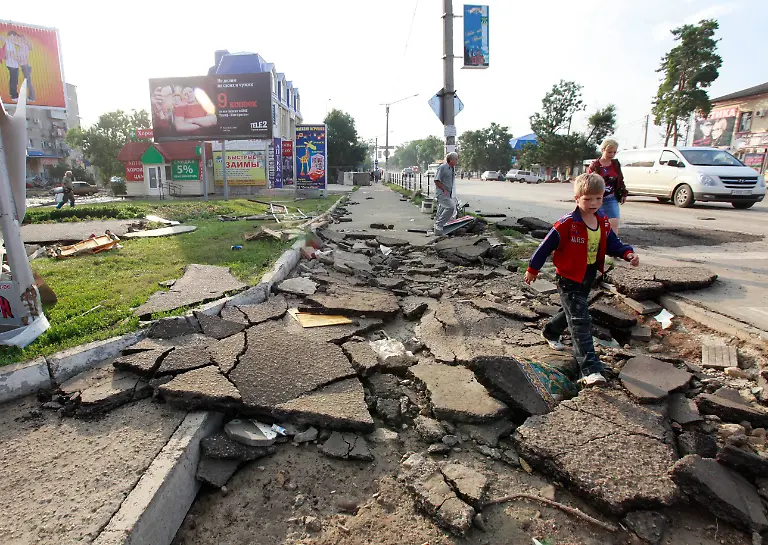 2012-07-08T080412Z-01-KRY18-RTRMDNP-3-RUSSIA-FLOODS-JPG4018998890513115934