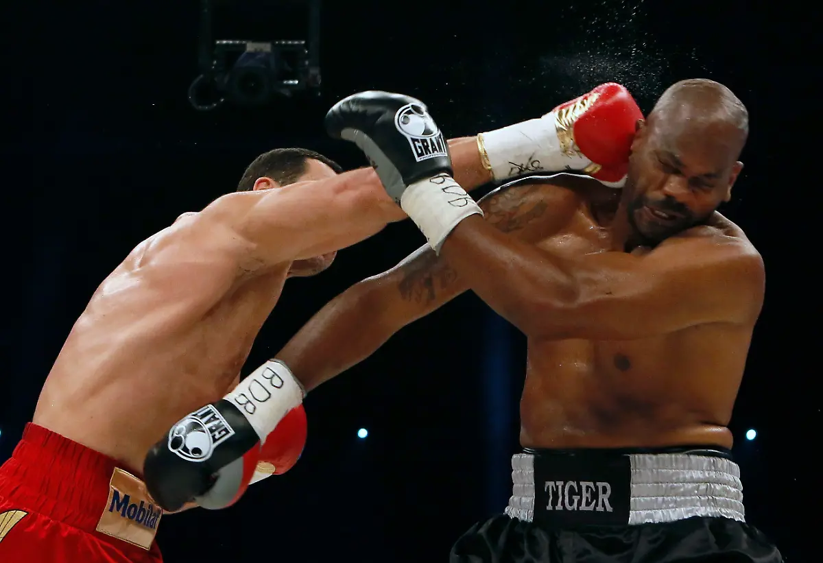 2012-07-07T214030Z-01-DBA08-RTRMDNP-3-BOXING-JPG6124258230045008341