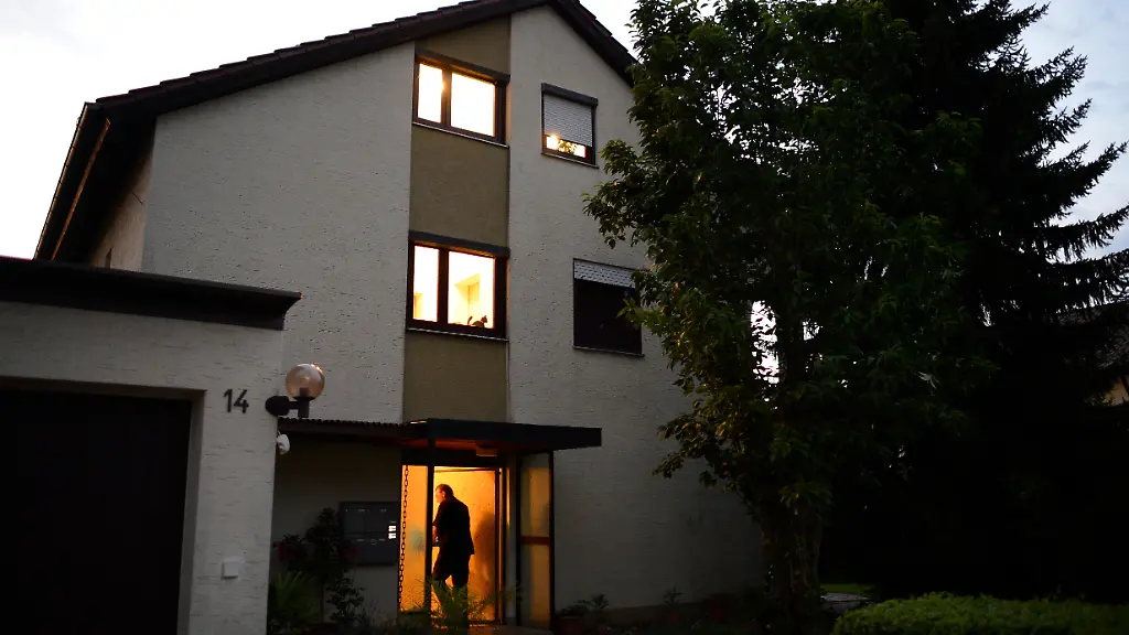 DI10009-20120708-jpg4450444700957874113