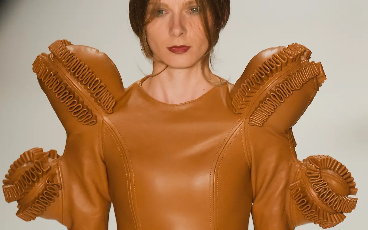 DI10304-20120704-jpg1909640922589080947