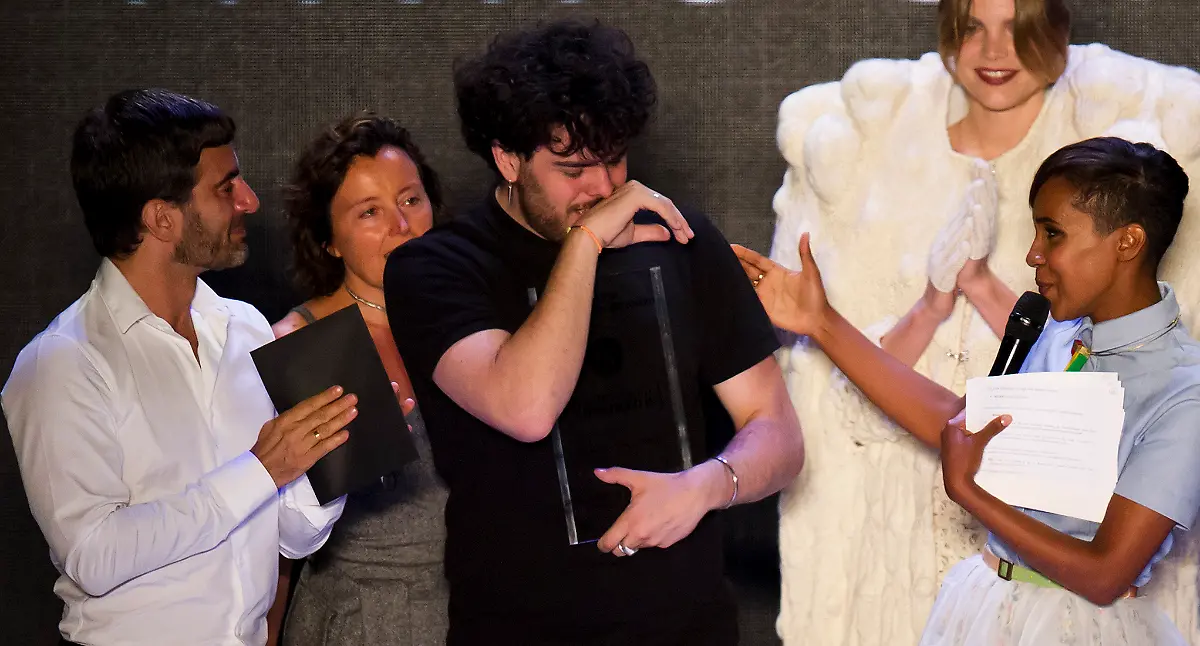 DI30354-20120704-jpg7846523451179967504