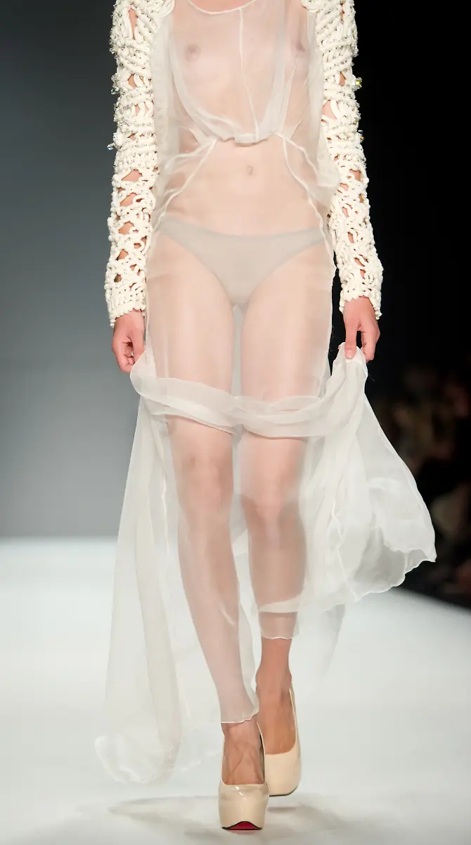 DI10355-20120704-jpg8548518778328767833