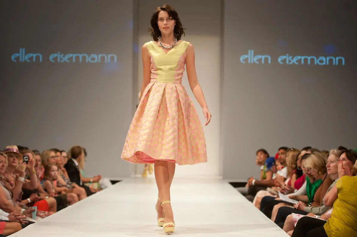 35qk3317-jpg3851439386599586088