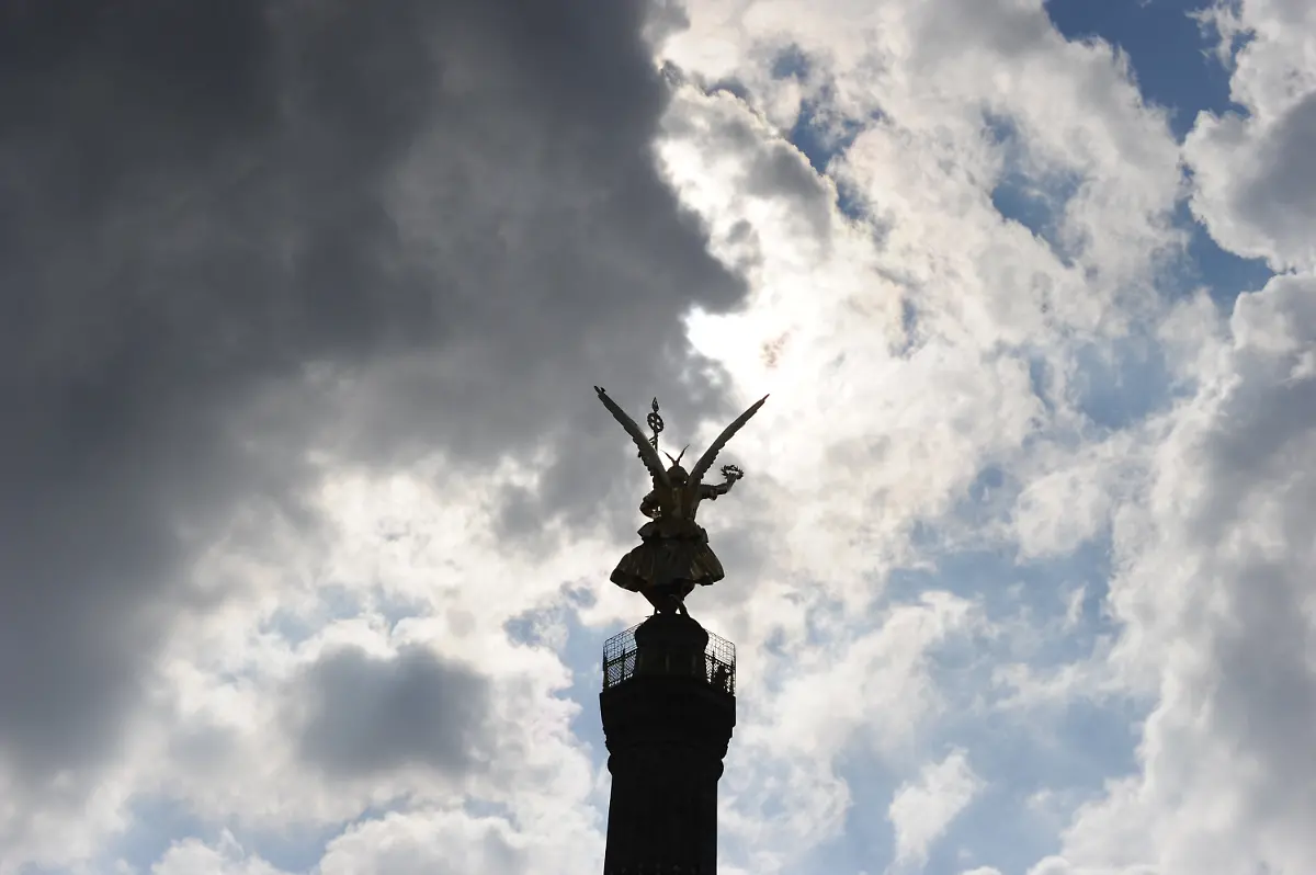 35qj2545-jpg6101679963544073534