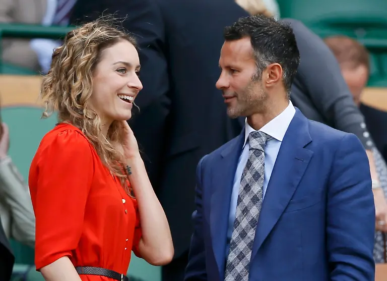 2012-06-30T124523Z-01-WIM037-RTRMDNP-3-TENNIS-WIMBLEDON-JPG8332216435841318157