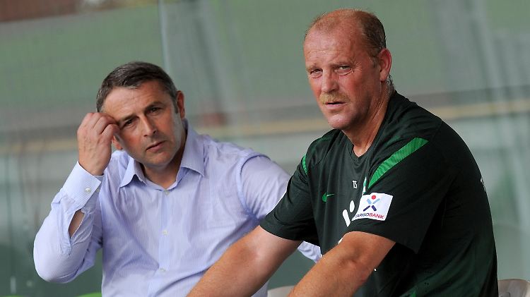 Lange Gesichter: Die Werder-Lenker Klaus Allofs (li.) und Thomas Schaaf grübeln über Verstärkungen.