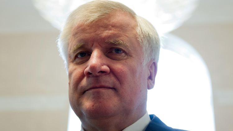 Versteht die Aufregung um seine Äußerungen nicht: Bayerns Ministerpräsident und CSU-Chef Seehofer.