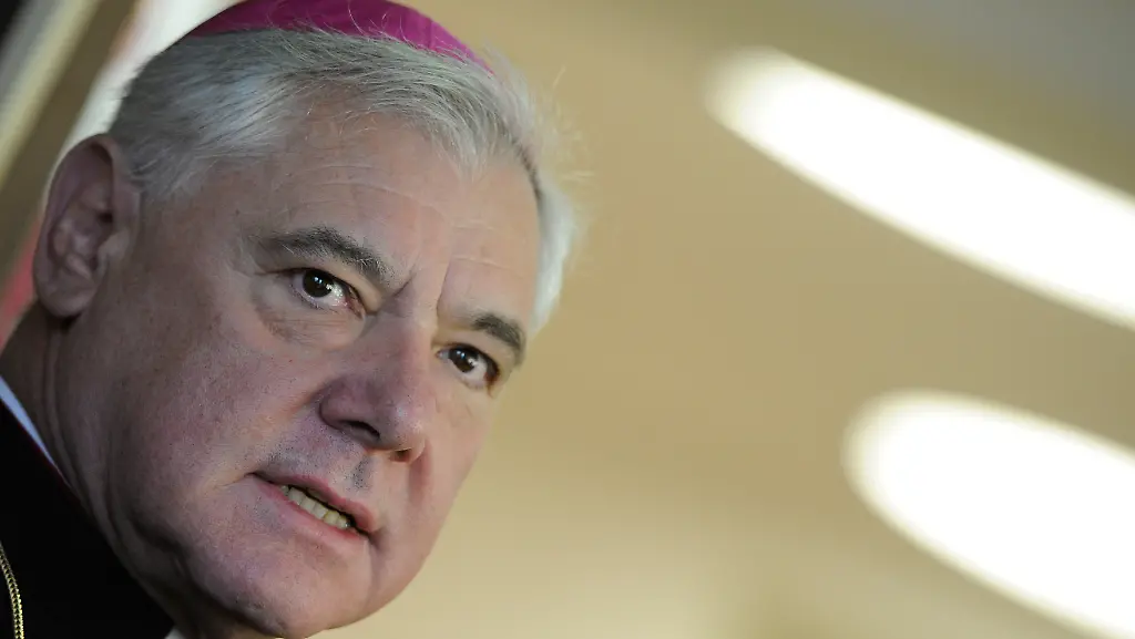 DI30086-20120702-jpg1421124752051862091