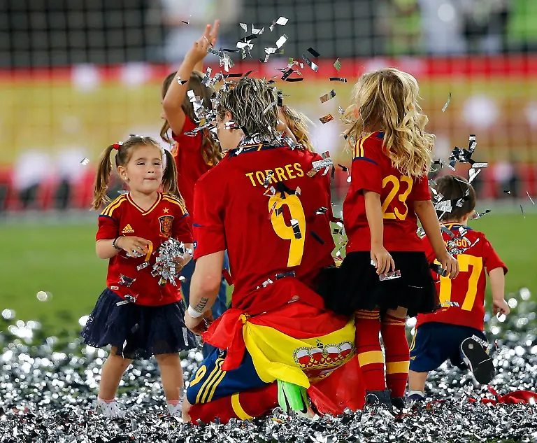 2012-07-01T220100Z-01-STN196-RTRMDNP-3-SOCCER-EURO-JPG8555570659033744740