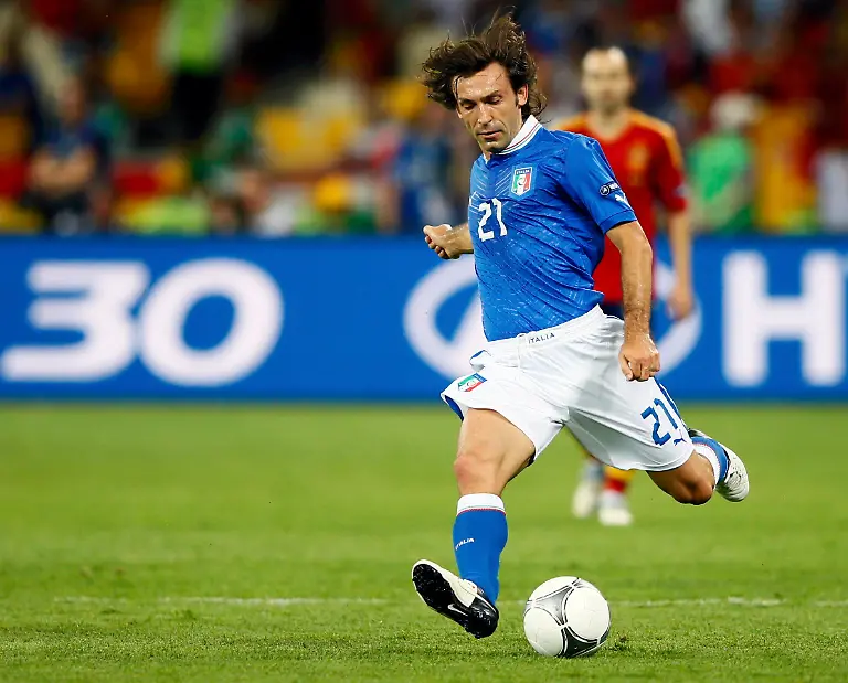 2012-07-01T193046Z-01-AA22-RTRMDNP-3-SOCCER-EURO-JPG7526842959404642821