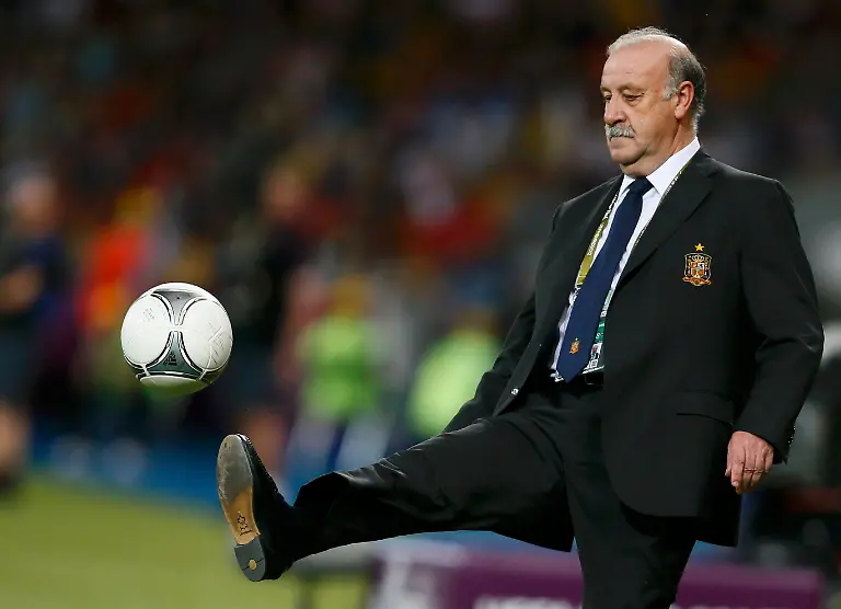 2012-07-01T202616Z-01-CVI380-RTRMDNP-3-SOCCER-EURO-JPG2419362860558646135