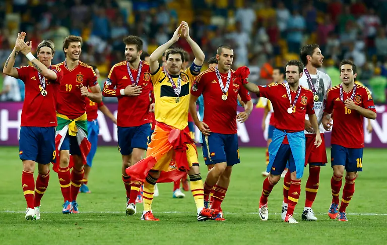 2012-07-01T211938Z-01-MDJ76-RTRMDNP-3-SOCCER-EURO-JPG8381287542224195244