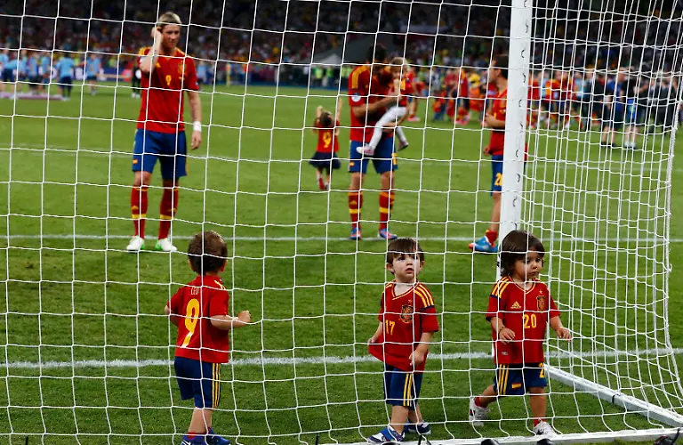 2012-07-01T210631Z-01-MDJ67-RTRMDNP-3-SOCCER-EURO-JPG6408728172658264775