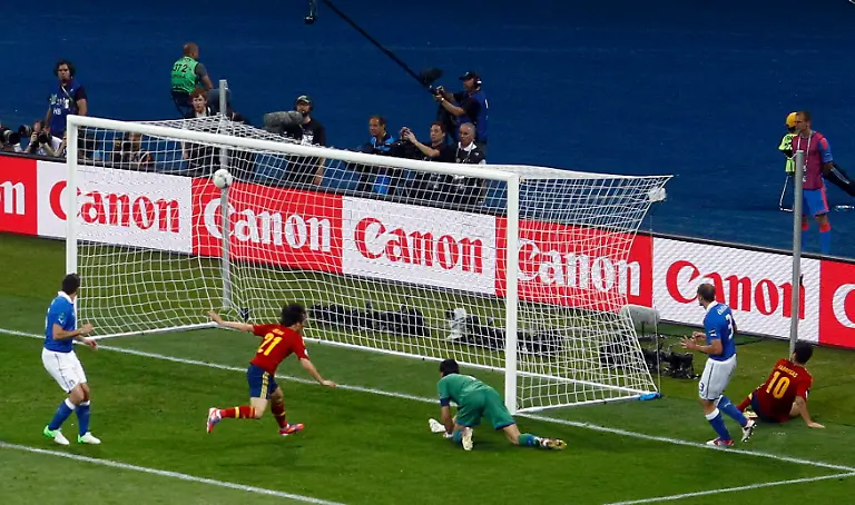 2012-07-01T192401Z-01-IMP10-RTRMDNP-3-SOCCER-EURO-JPG6555139517992079068