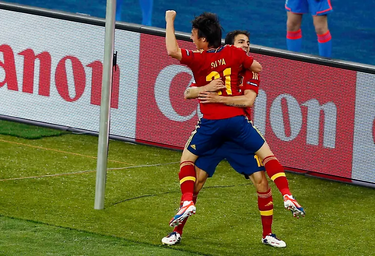 2012-07-01T192701Z-01-IMP12-RTRMDNP-3-SOCCER-EURO-JPG4230244997516722436