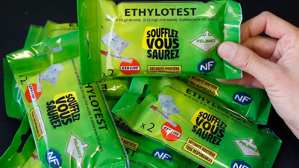 2012-06-26T122415Z-01-VAK07-RTRMDNP-3-FRANCE-JPG8599587754207386406