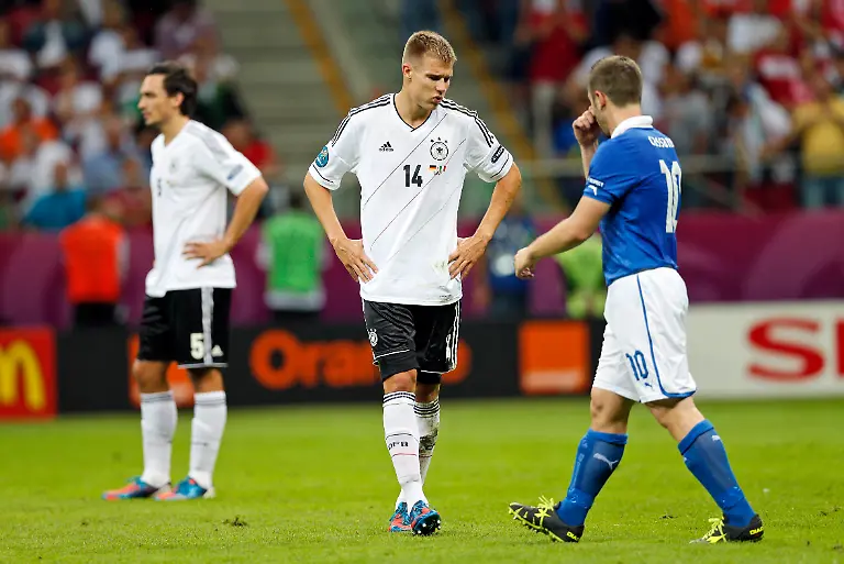 DAB4449-20120628-jpg77354755518413385